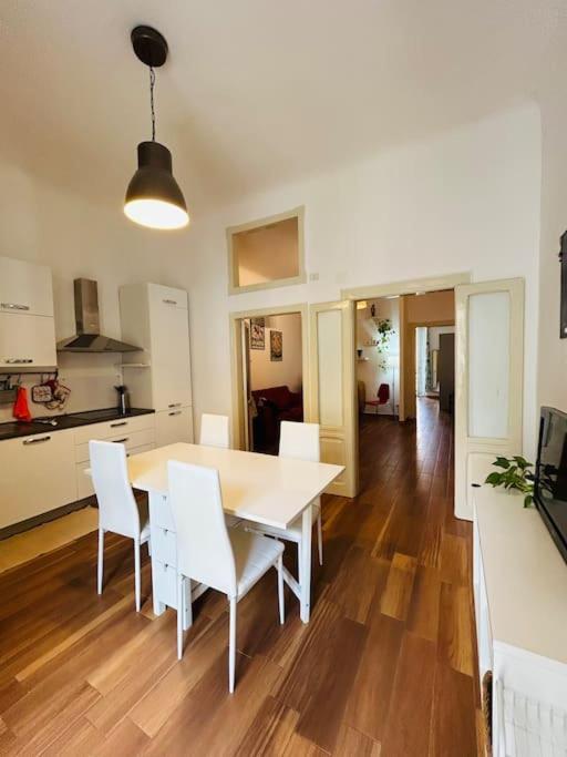 Trilocale Centrale Vista Mare - Mira'S Home Μπάρι Εξωτερικό φωτογραφία